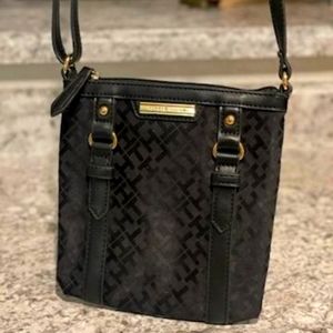 NWT Tommy Hilfiger Shouler Bag
